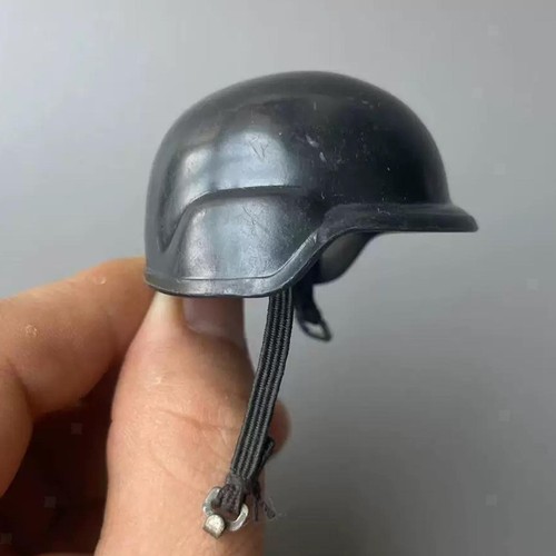Actionfigur helm anzieh - 1/6,