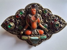 Antike, tibetanische Buddha Brosche Korallen, Türkise, Granaten, Saphire