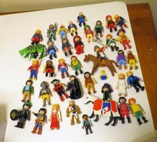 PLAYMOBILE 48 FIGURES WITH