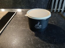 Kaffeedose von Tupperware mit Löffel-Gebraucht-