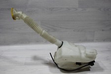 Wischwasserbehälter mit Pumpe