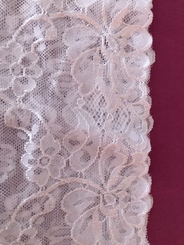 Spitze weiß - ,