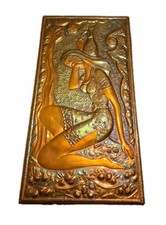 Wandrelief Frau mit Wasserkrug