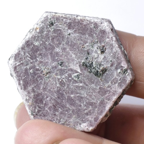 Rubin kristall mit endflächen - rubin,
