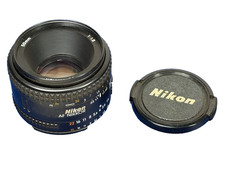 Nikon AF Nikkor Objektiv 50 mm f/1,8 mit Deckel Made in Japan