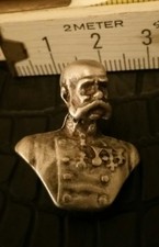 Kleine Metall Büste Kaiser von Österreich Anhänger  (762)