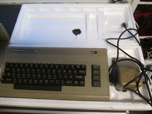Commodore c64 brotkasten - commodore,