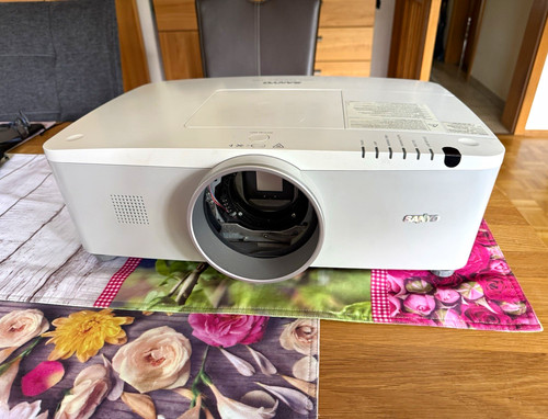 Sanyo plc xm150l - sanyo, lcd