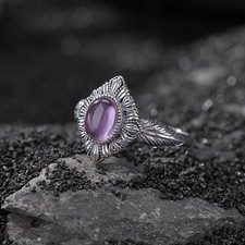 N02 Ring Antikstil lila