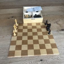 Schachbrett Mit Figuren Holz