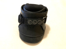 Easyboot Sneaker Horse Hoof