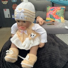 10) Handgestrickte Kleidung 2