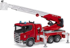 Bruder 03591 - Scania Super 560R Feuerwehr Fahrzeug Mit Drehleiter, Wasserpumpe,