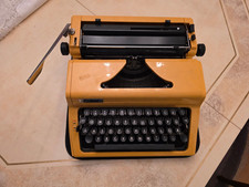 Reiseschreibmaschine Erika