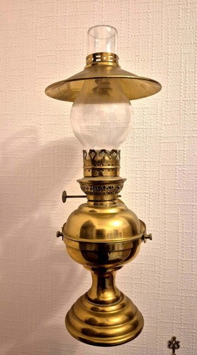 Antike messing petroleumlampe - messing,