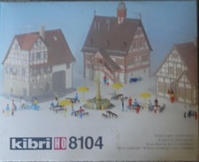 Kibri   8104  (Spur H0)  Deko Brunnen, Rathaus - Bausatz in OVP  - A 1