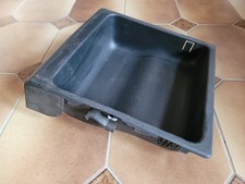 Schublade unter Fahrersitz