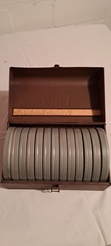 Metallkoffer mit filmdosen - metallkoffer,