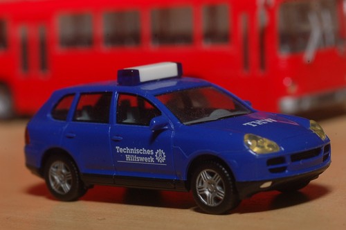 Porsche cayenne thw - von, herpa