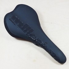 Sixpack Sattel Millenium - schwarz stealth-black - Sattelgestell aus CroMo-Stahl