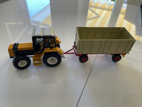 Spielzeug traktor mit - spielzeug,