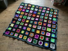 Patchwork Decke gehäkelt. Granny Squares. Handarbeit. 1,10m x 1,10m