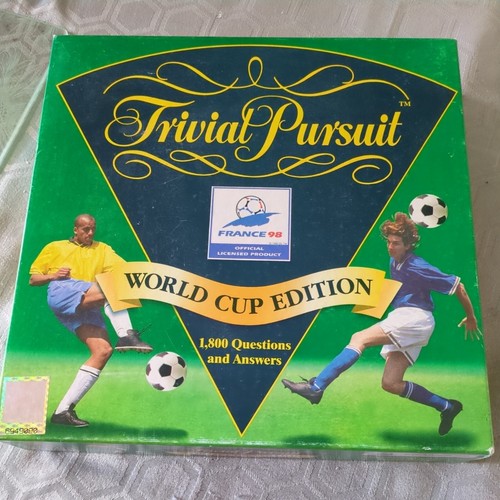 Trivial pursuit world cup - world,