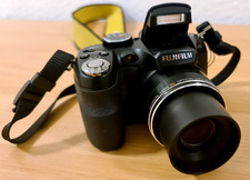 Fujifilm FinePix S1800 12MP