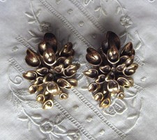 ALTE BRONZEFARBENE OHRCLPS -