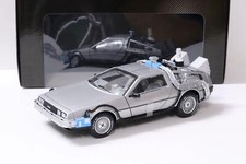 1:18 Hot Wheels DMC DeLorean Back to the Future time Machine with Mr. Fusion