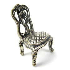 Süßer Miniatur Stuhl aus