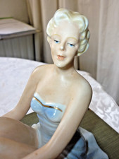 Sitzende Figur Fasold & Stauch