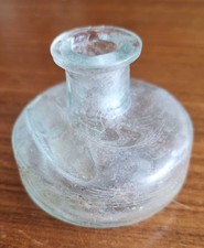 Altes Tintenfass aus Glas rund