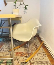 Original Vitra RAR Eames Plastic Armchair „Kiesel“ Schaukelstuhl