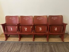 Kinostühle restauriert, 2,00