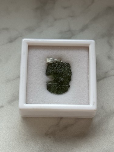 Natürlicher moldavit rohstein - moldavit,