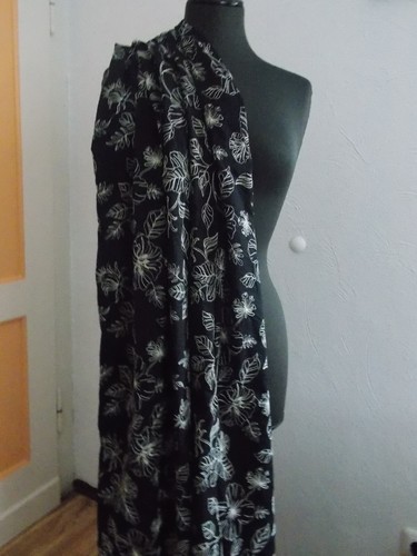 Stoff mit blumen muster - mit,