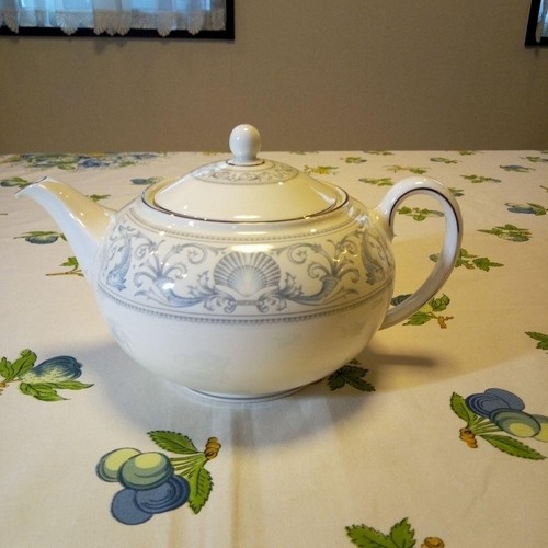 Wedgwood dolphins bone china - dolphins,