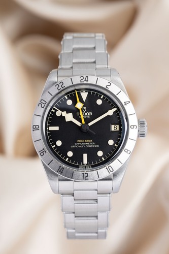 Tudor black bay pro - tudor,