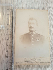 CDV Foto Soldat Militaria Uniform Kragenspiegel Berlin Orden an Spange 074