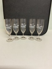 5 alte Sektgläser