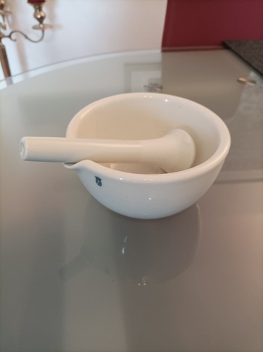 Apothekermörser mit stößel - apothekermörser,