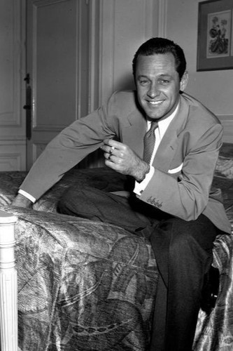 William holden abgebildet bei - holden,