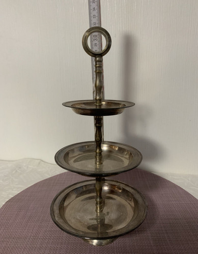 Dreistöckige etagere aus - etagere,