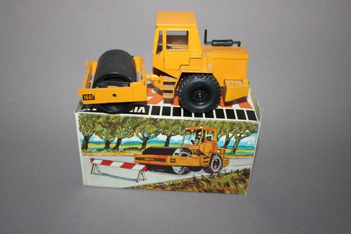 Conrad 270 walze w - 1:35,