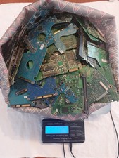 5 Kg Festplatten Platinen. 297g CPU Pins. Ohne den Behälter gewogen.