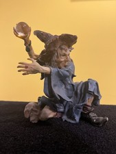 Deko Figur Hexe mit Glaskugel