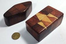 2x kleine Hart Holz Kiste Sarg Bizarr Unikat Handarbeit aus Japan Sammlung