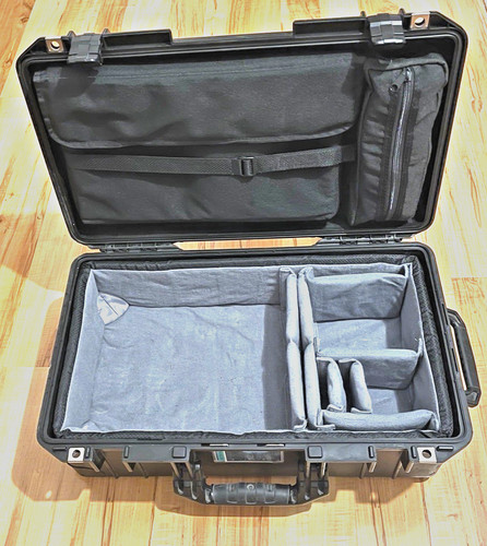Peli pelicase peliair - peliair, mit