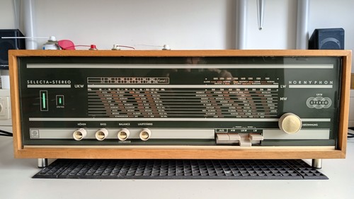 Hornyphon selecta stereo - hornyphon,